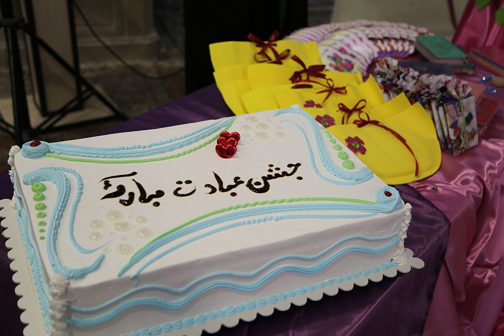 اشک «ثنا» در جشن عبادت