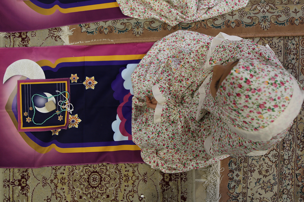 اشک «ثنا» در جشن عبادت